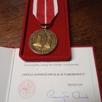 Medal KEN dla nauczycielki z SP w Maruszynie Dolnej - zdjęcie 2